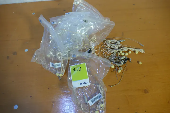 Konvolut Headsets und Ersatzteile